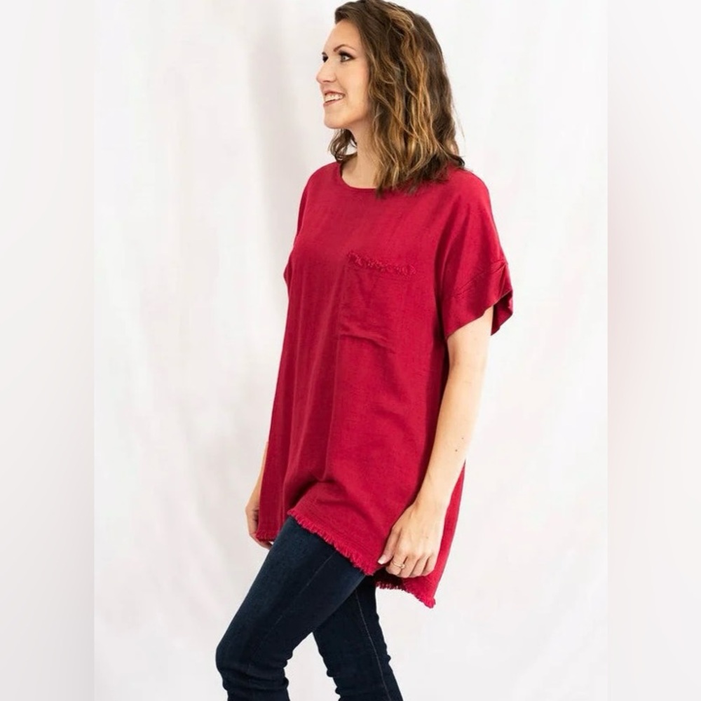 Umgee Red Linen Blend Fringe Hem pocket tee with cuffed sleeve size small